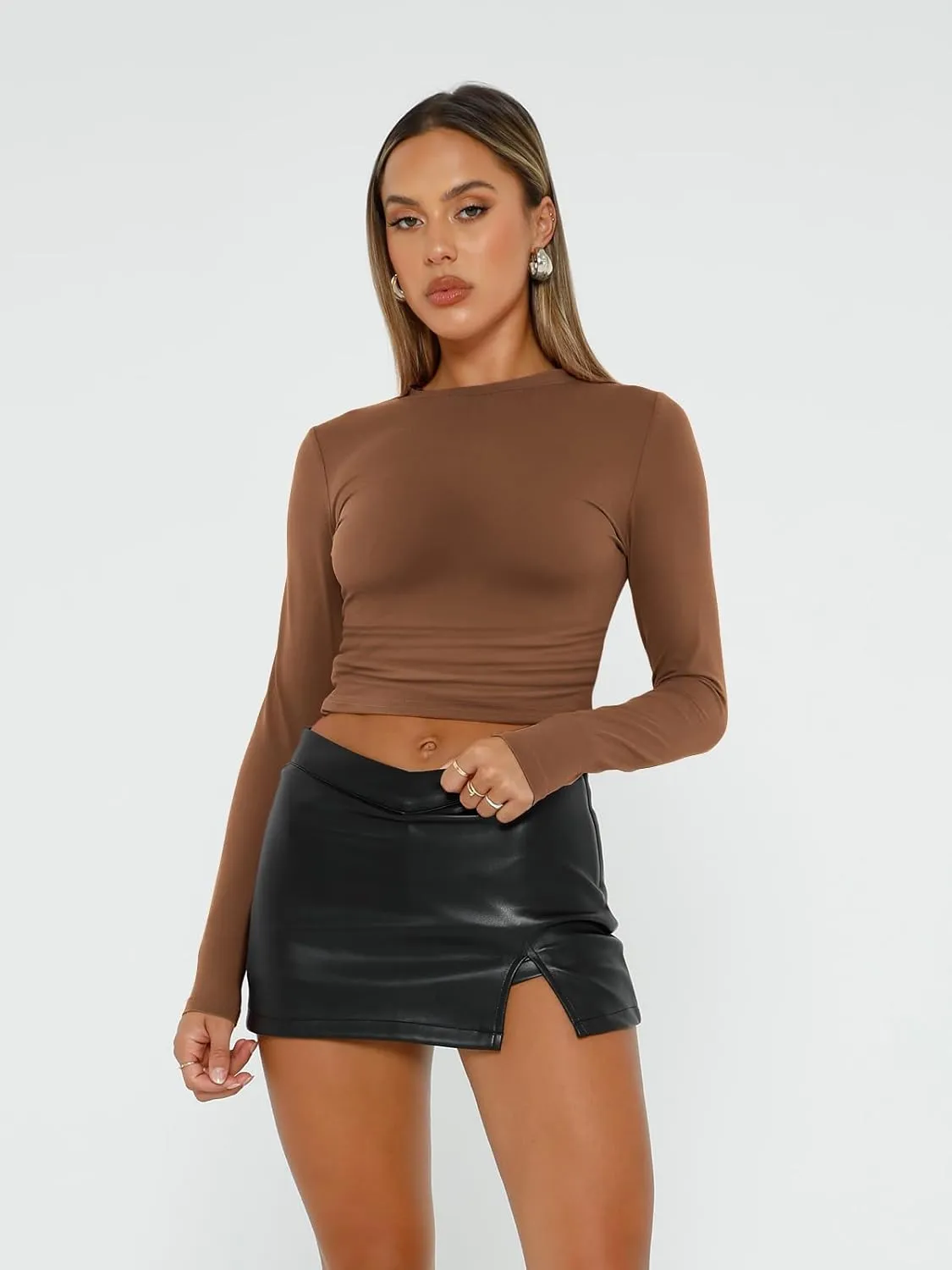 AUTOMET Womens Long Sleeve Shirt Basic Crop Tops Fall Fashion Underscrubs Layer Slim Fit Winter Clothes