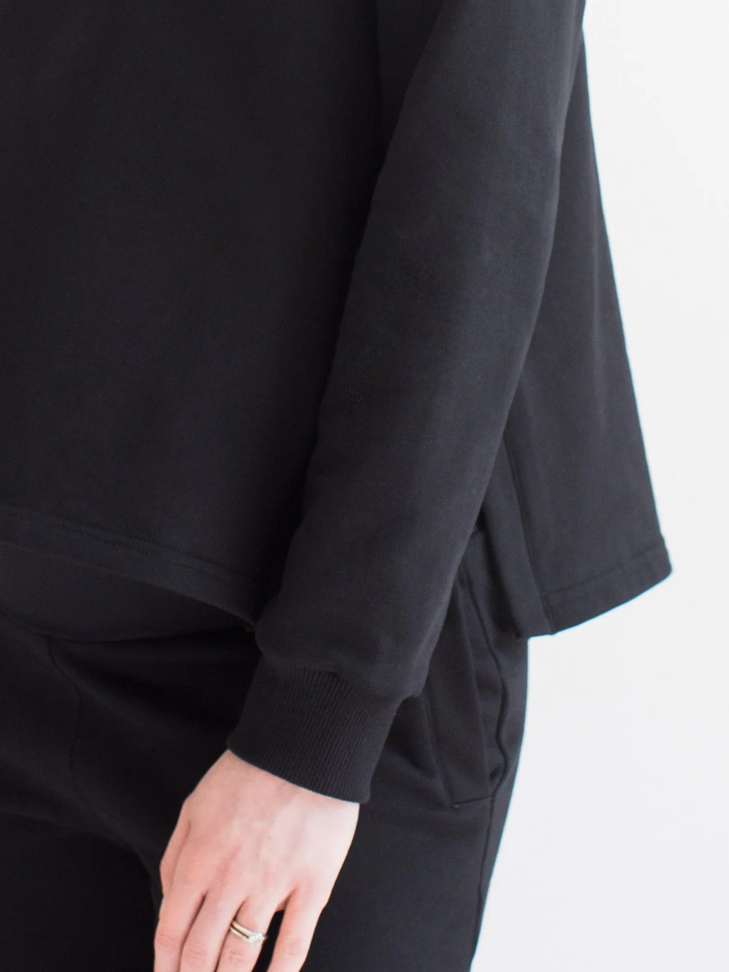 MATERNITY SIDE SPLIT SWEATSHIRT, BLACK