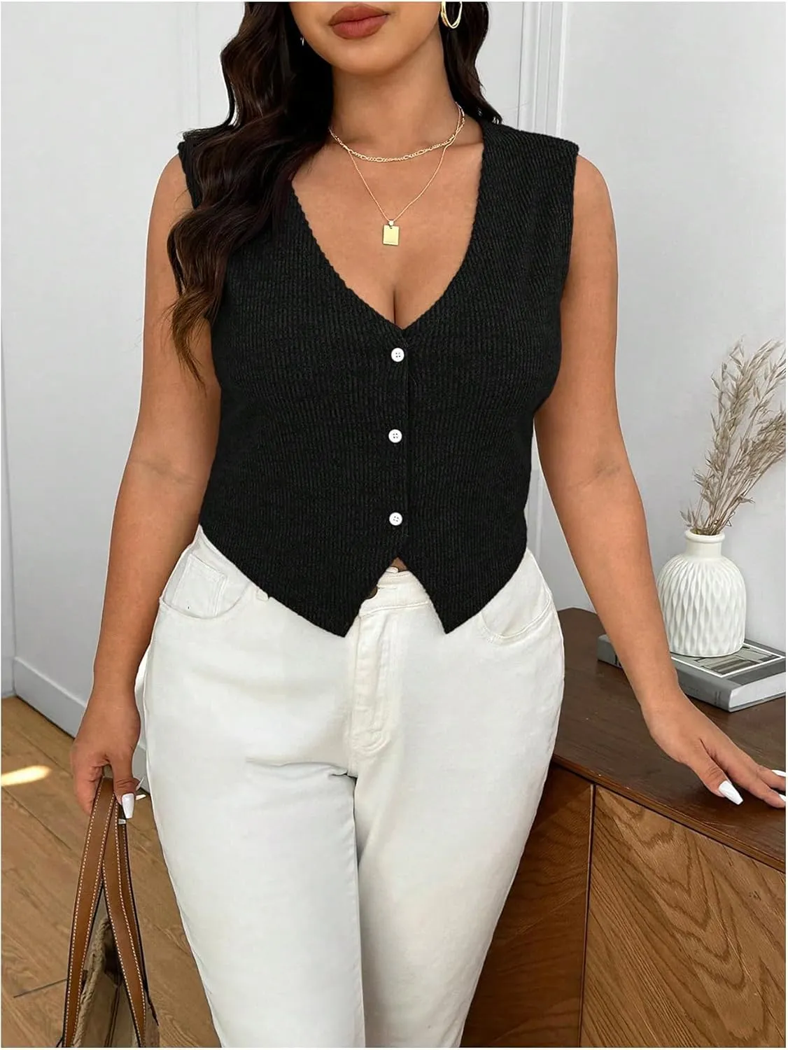 OYOANGLE Women's Plus Size Button Front Rib Knit Vest Tank Top Slit Hem Sleeveless Dressy Tops