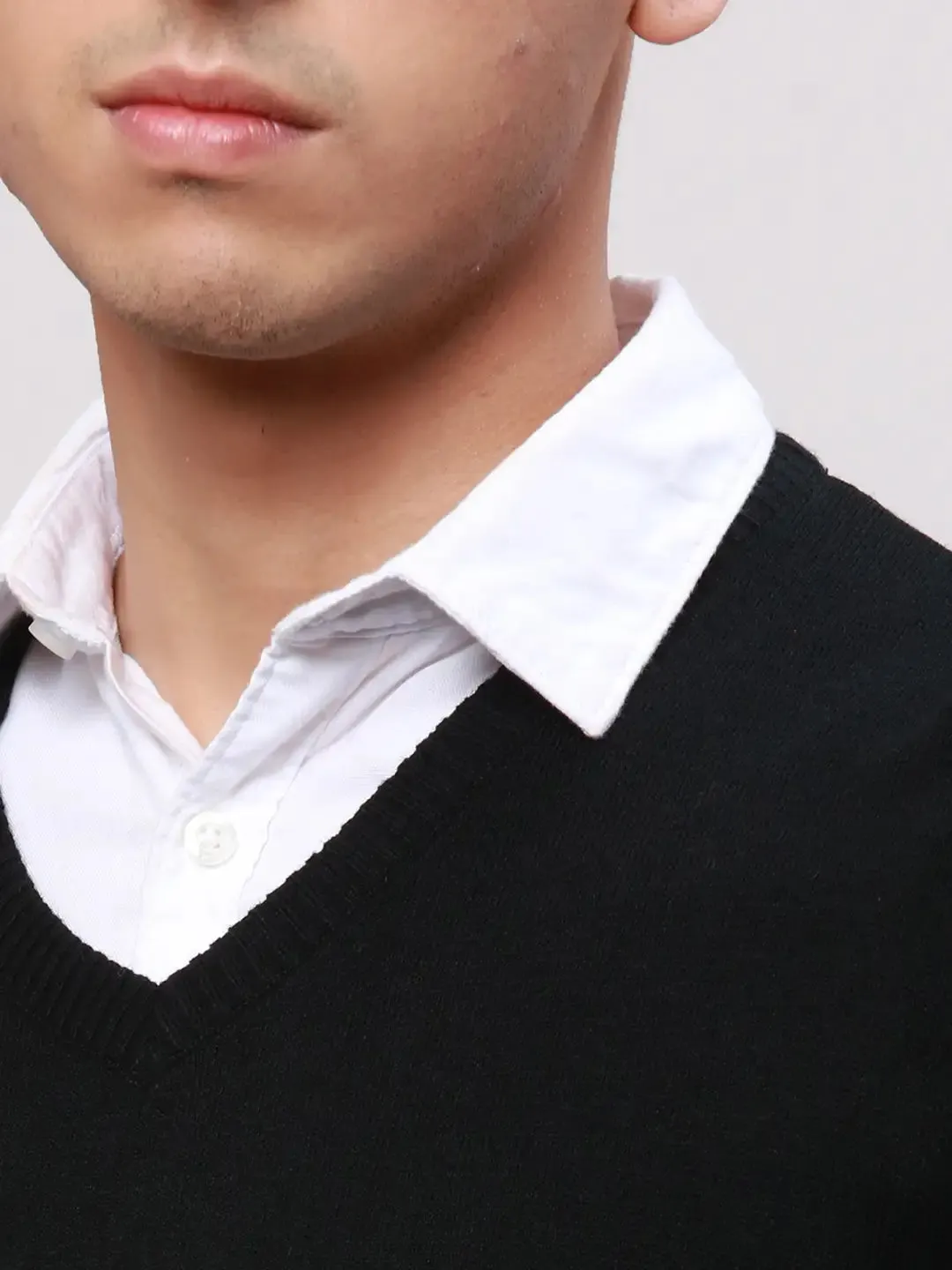 Park Avenue Men Black Regular Fit Solid Acrylic Full Sleeve V Neck Collar Pullovers