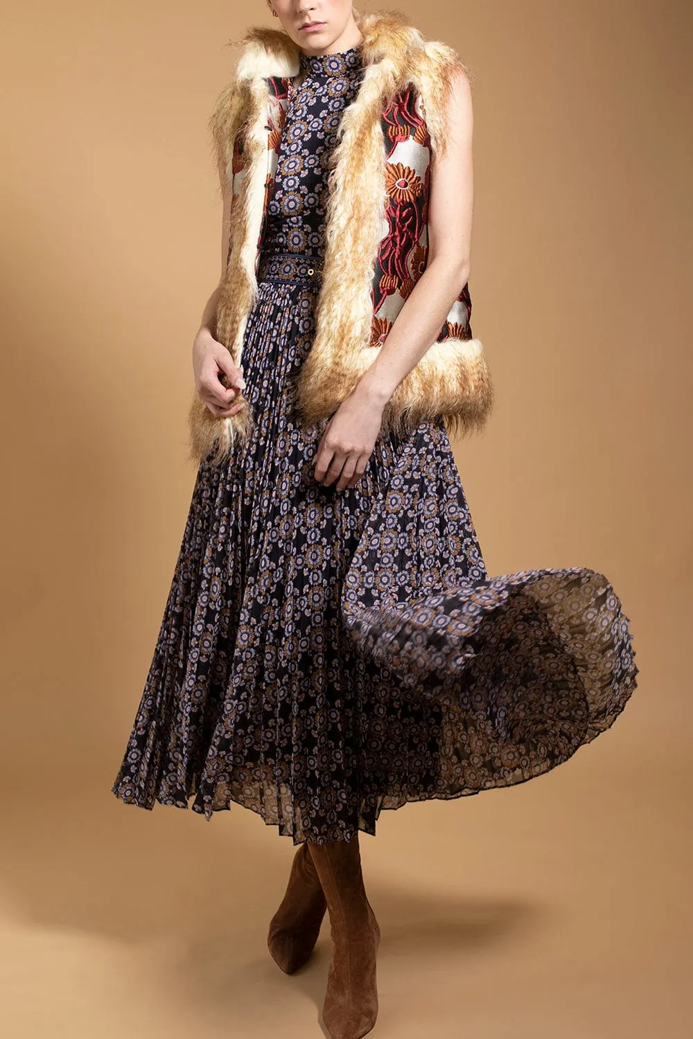 Sleeveless Folk Jacket